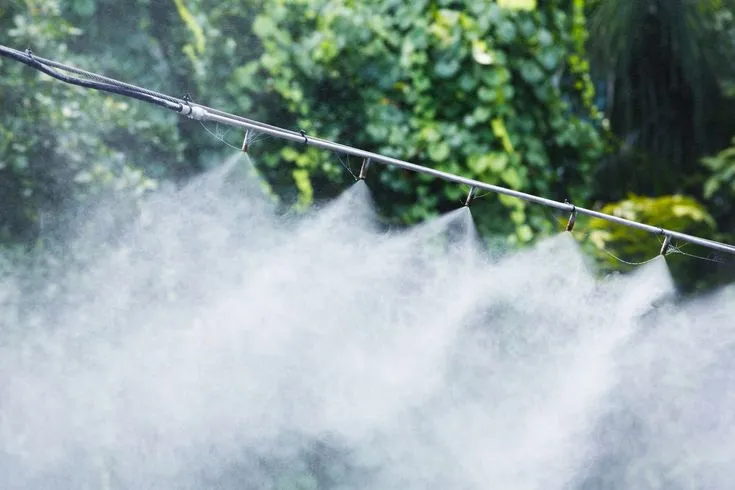 Garden with misting system